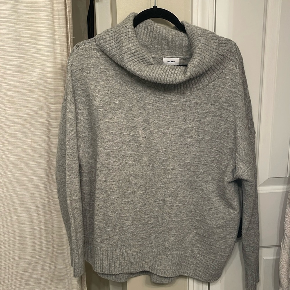 Size L Old Navy Gray Turtleneck